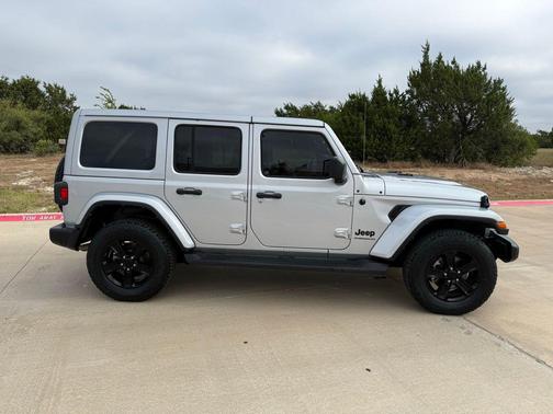 2023 Jeep Wrangler 4-Door Sahara Altitude 4x4