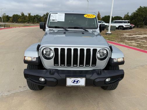 2023 Jeep Wrangler 4-Door Sahara Altitude 4x4