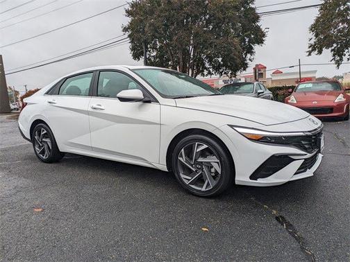 2025 Hyundai ELANTRA SEL Convenience