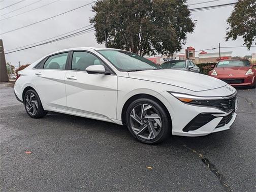 2025 Hyundai ELANTRA SEL Convenience