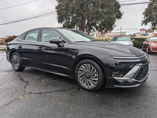 2025 Hyundai SONATA Hybrid SEL