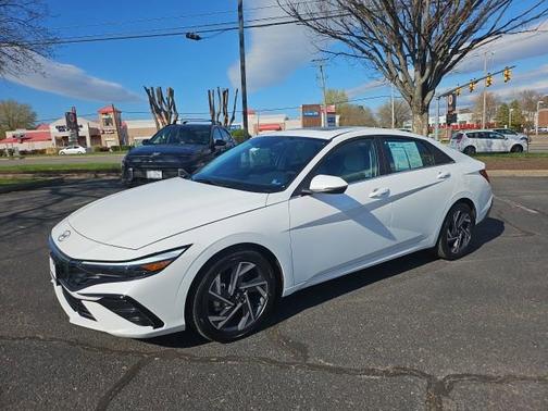 2025 Hyundai ELANTRA Limited