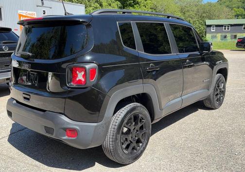 Black Clearcoat 2019 Jeep Renegade Altitude