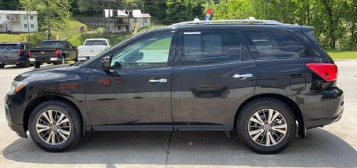 Magnetic Black 2018 Nissan Pathfinder S