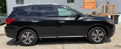Magnetic Black 2018 Nissan Pathfinder S