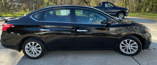 Super Black 2018 Nissan Sentra SV