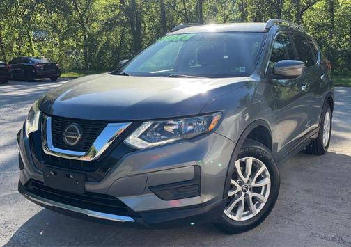 Gun Metallic 2018 Nissan Rogue SV