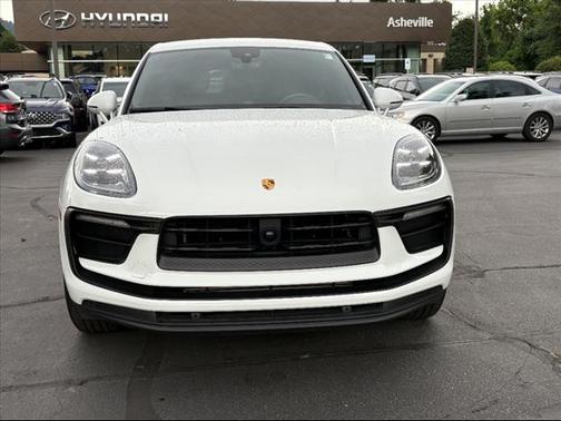 2023 Porsche Macan T