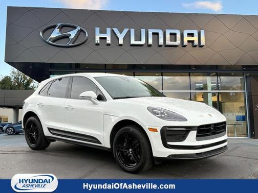 2023 Porsche Macan T