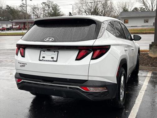 2022 Hyundai TUCSON SE