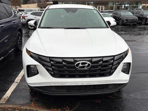 2022 Hyundai TUCSON SE