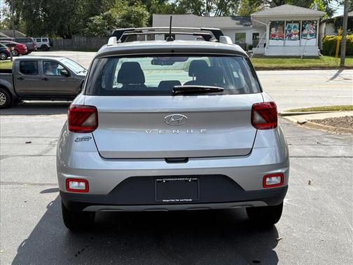 2023 Hyundai VENUE SEL