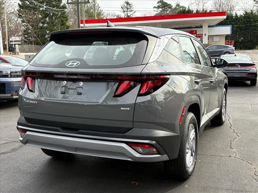 2026 Hyundai TUCSON SE