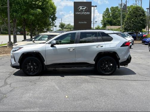 2024 Toyota RAV4 Hybrid SE