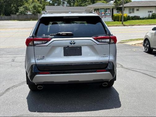 2024 Toyota RAV4 Hybrid SE