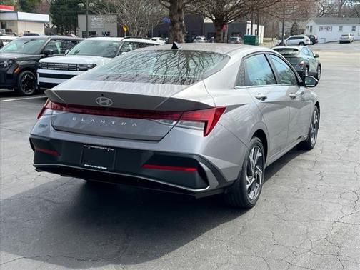 2025 Hyundai ELANTRA SEL Convenience