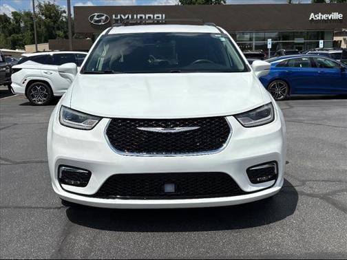 2022 Chrysler Pacifica Touring-L
