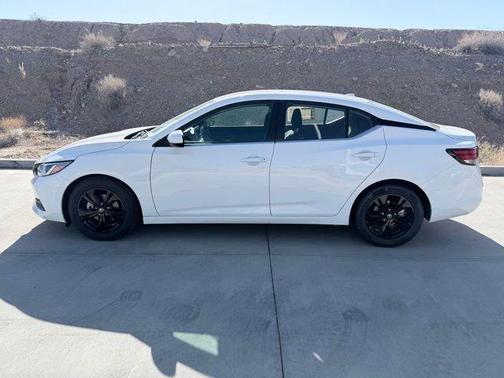 Cloud White 2022 Nissan Sentra SV