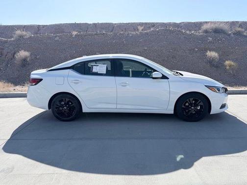 Cloud White 2022 Nissan Sentra SV