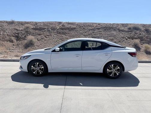 Cloud White 2022 Nissan Sentra SV
