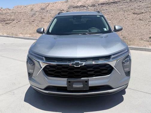 Sterling Gray Metallic 2025 Chevrolet Trax LT