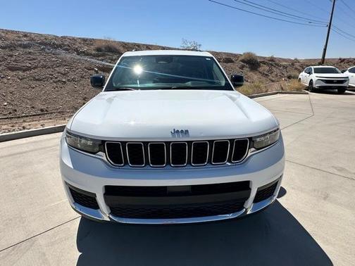 2023 Jeep Grand Cherokee L Laredo