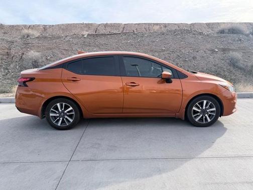 2022 Nissan Versa 1.6 SV