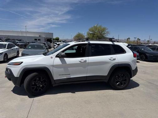 Bright White Clearcoat 2017 Jeep Cherokee Trailhawk