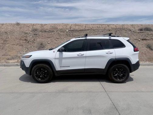 Bright White Clearcoat 2017 Jeep Cherokee Trailhawk