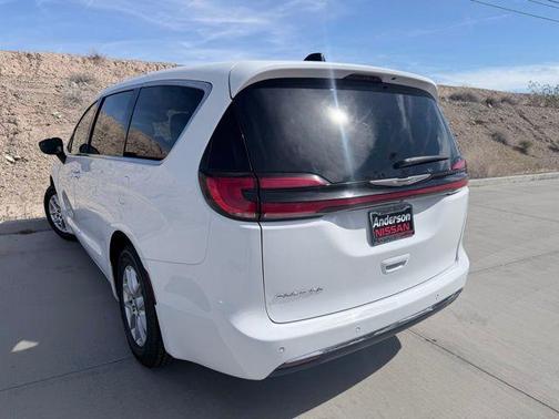 2024 Chrysler Pacifica Touring-L