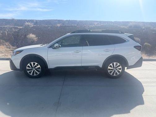 2022 Subaru Outback Premium
