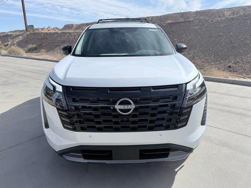 Everest White P 2026 Nissan Pathfinder Platinum