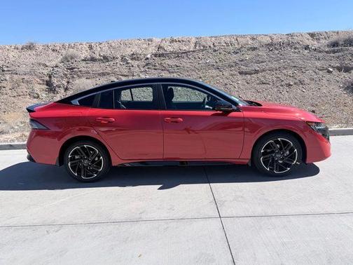 2t Emb Blk Roof 2026 Nissan Sentra SR