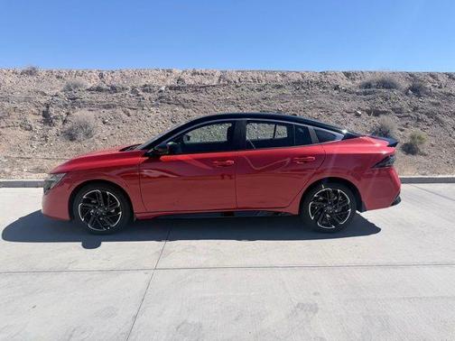 2t Emb Blk Roof 2026 Nissan Sentra SR