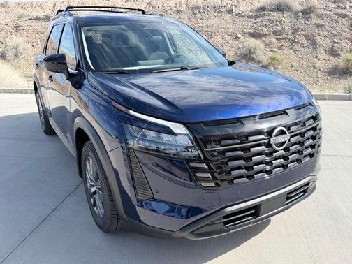 Deep Ocean Blue 2026 Nissan Pathfinder SV