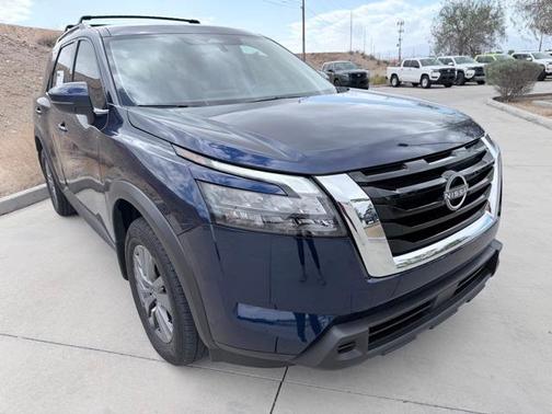 2024 Nissan Pathfinder SV