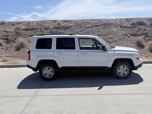 Bright White Clearcoat 2016 Jeep Patriot Sport