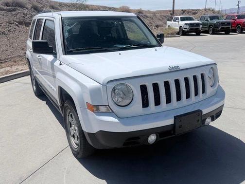 Bright White Clearcoat 2016 Jeep Patriot Sport