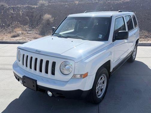 Bright White Clearcoat 2016 Jeep Patriot Sport