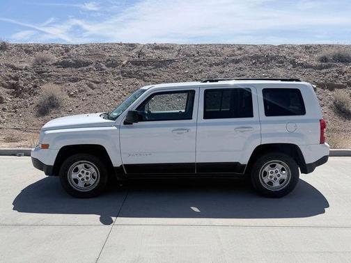 Bright White Clearcoat 2016 Jeep Patriot Sport