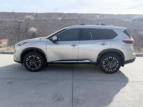 Champagne Silve 2026 Nissan Rogue Platinum