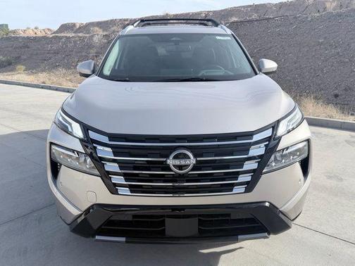 Champagne Silve 2026 Nissan Rogue Platinum