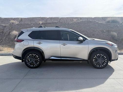 Champagne Silve 2026 Nissan Rogue Platinum