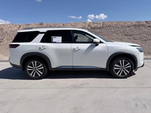 2022 Nissan Pathfinder Platinum