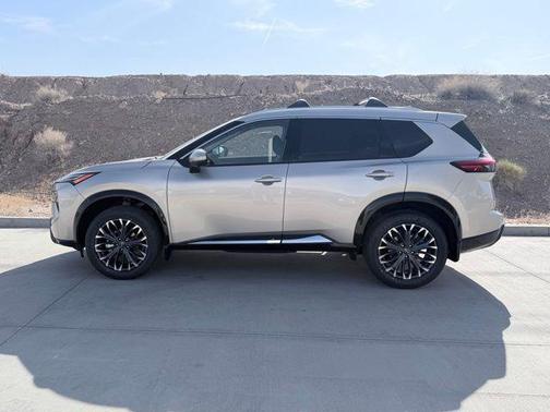 Champagne Silve 2026 Nissan Rogue Platinum