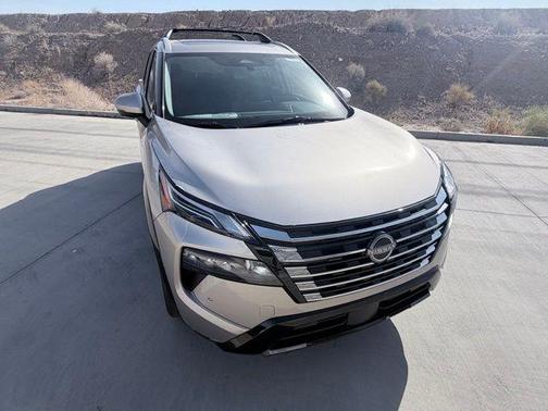 Champagne Silve 2026 Nissan Rogue Platinum