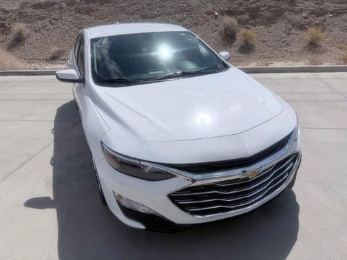 Summit White 2022 Chevrolet Malibu LT