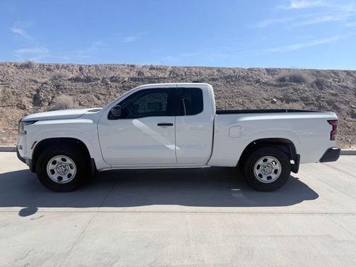 2022 Nissan Frontier S