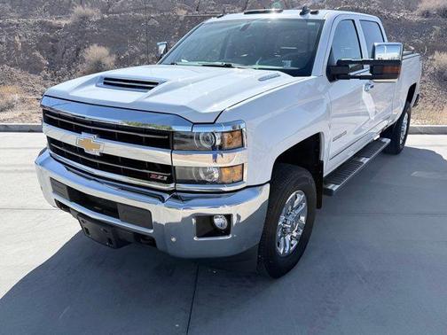 Summit White 2018 Chevrolet Silverado 3500 LTZ