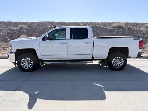 Summit White 2018 Chevrolet Silverado 3500 LTZ